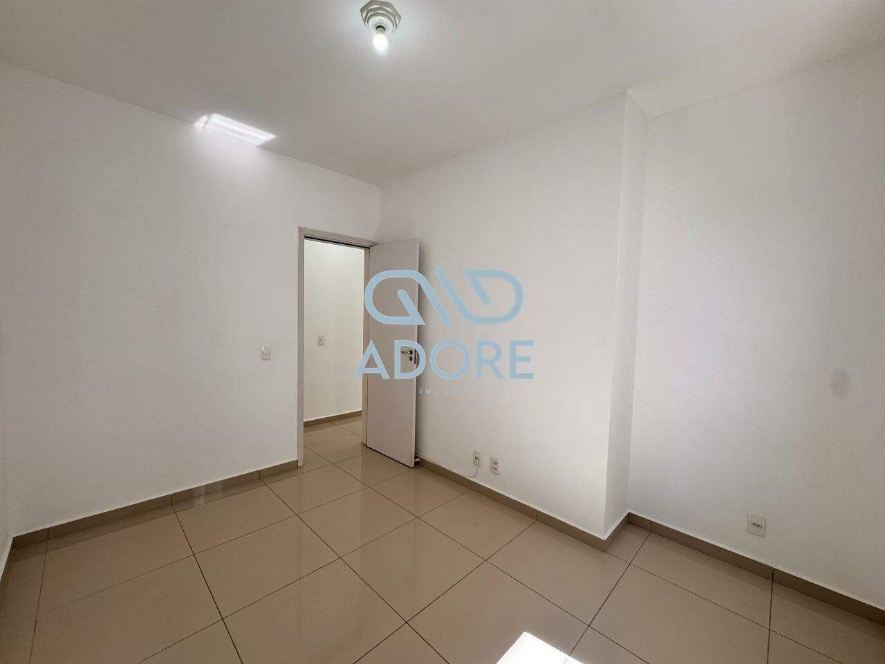 Apartamento para aluguel no Edifício Jardim dos Taperás: 
