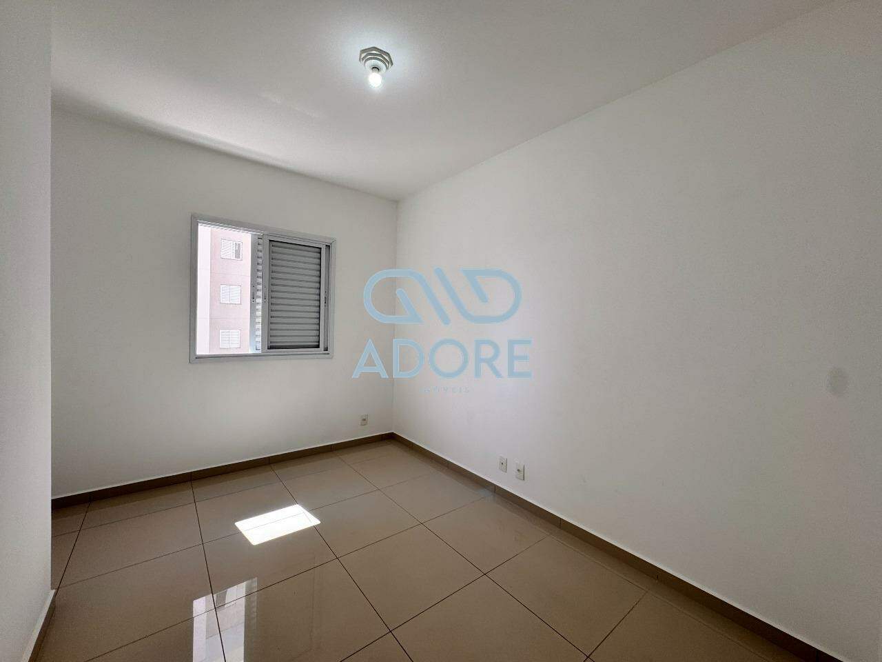 Apartamento para aluguel no Edifício Jardim dos Taperás: 