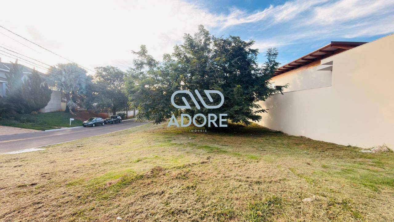 Terreno à venda no Condomínio Theodora : 