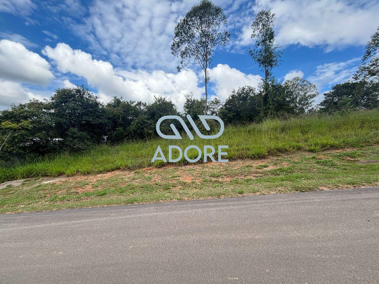 Terreno à venda no Condomínio Terras de São José II : 