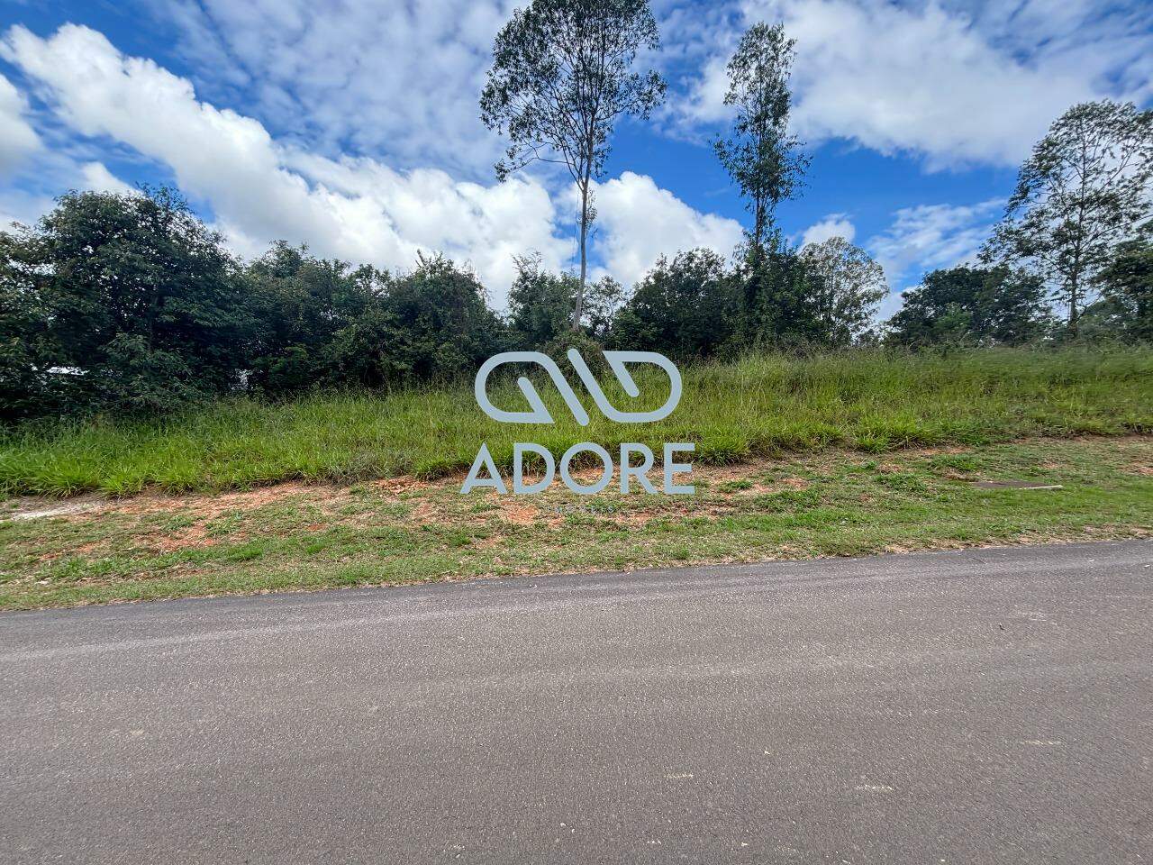 Terreno à venda no Condomínio Terras de São José II : 