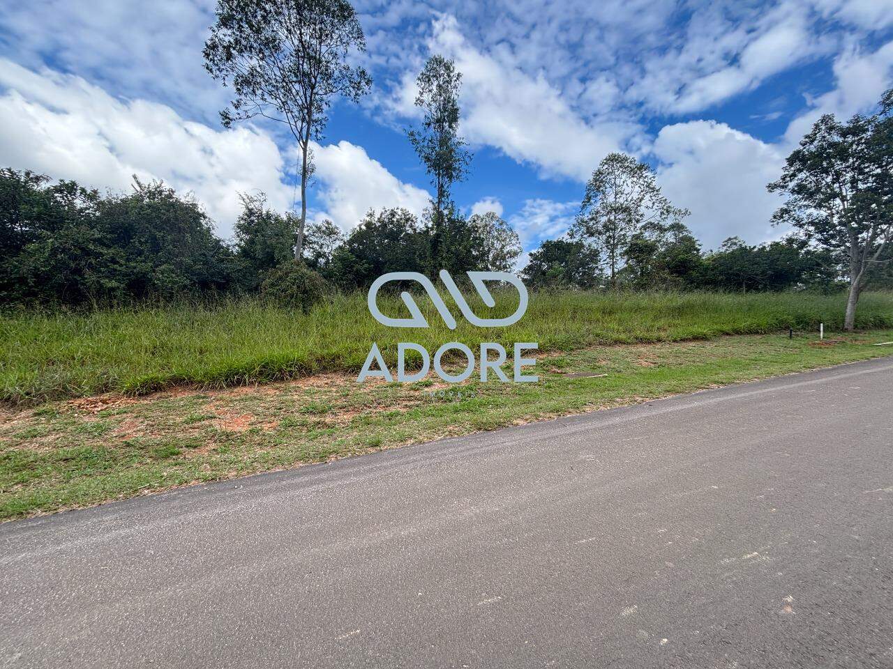 Terreno à venda no Condomínio Terras de São José II : 