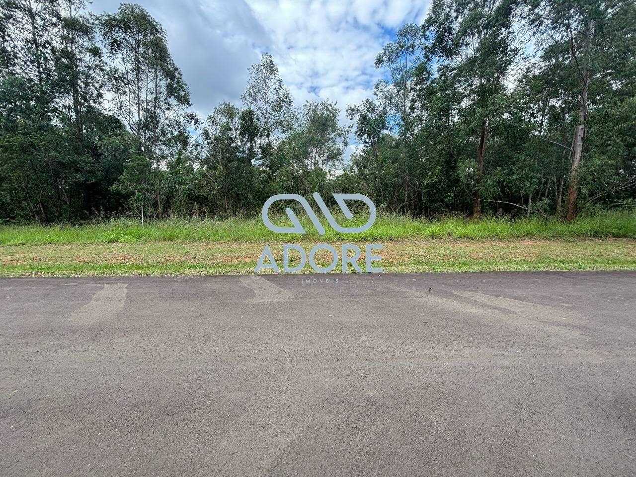Terreno à venda no Condomínio Terras de São José II : 