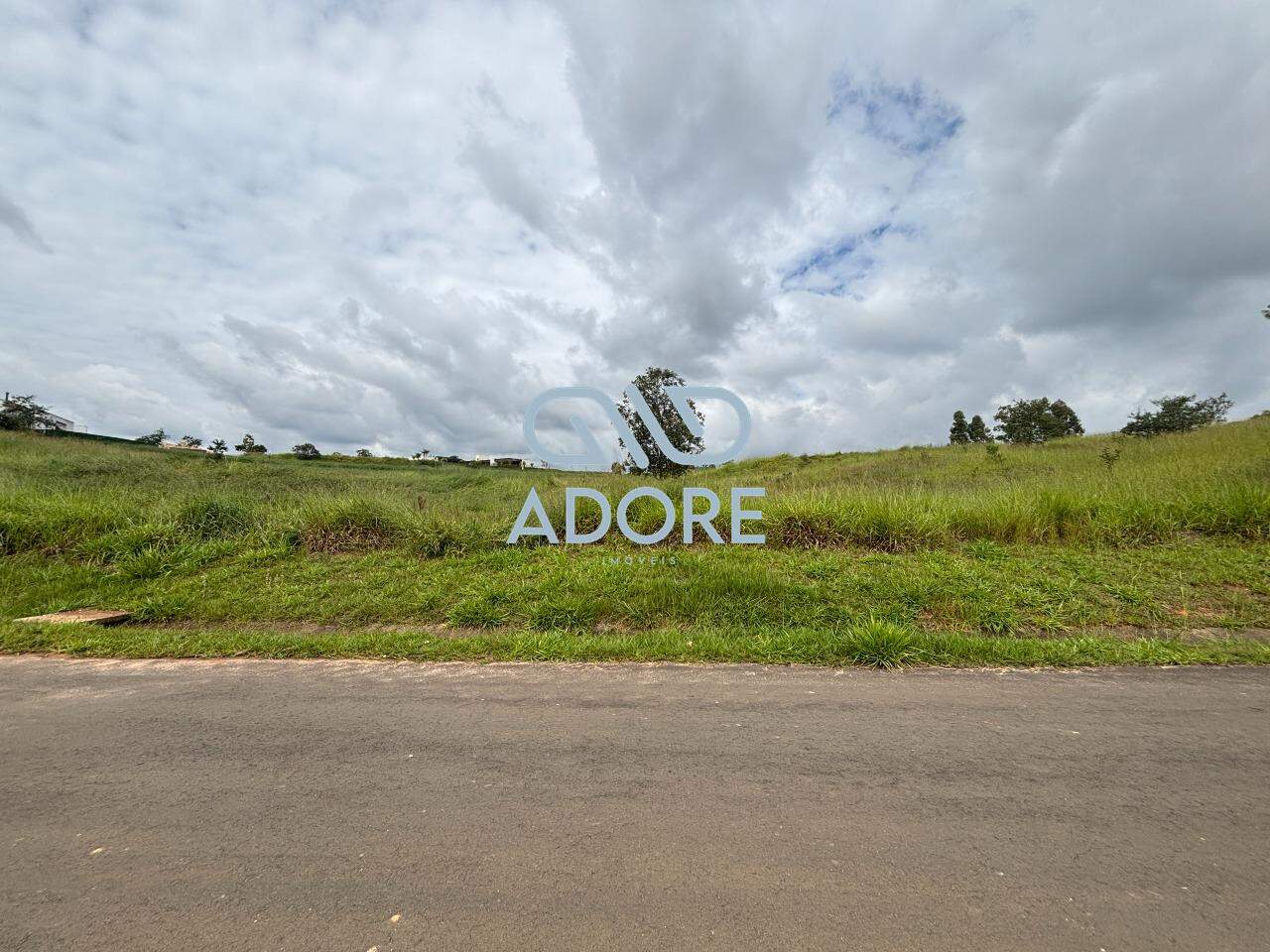 Terreno à venda no Condomínio Terras de São José II : 