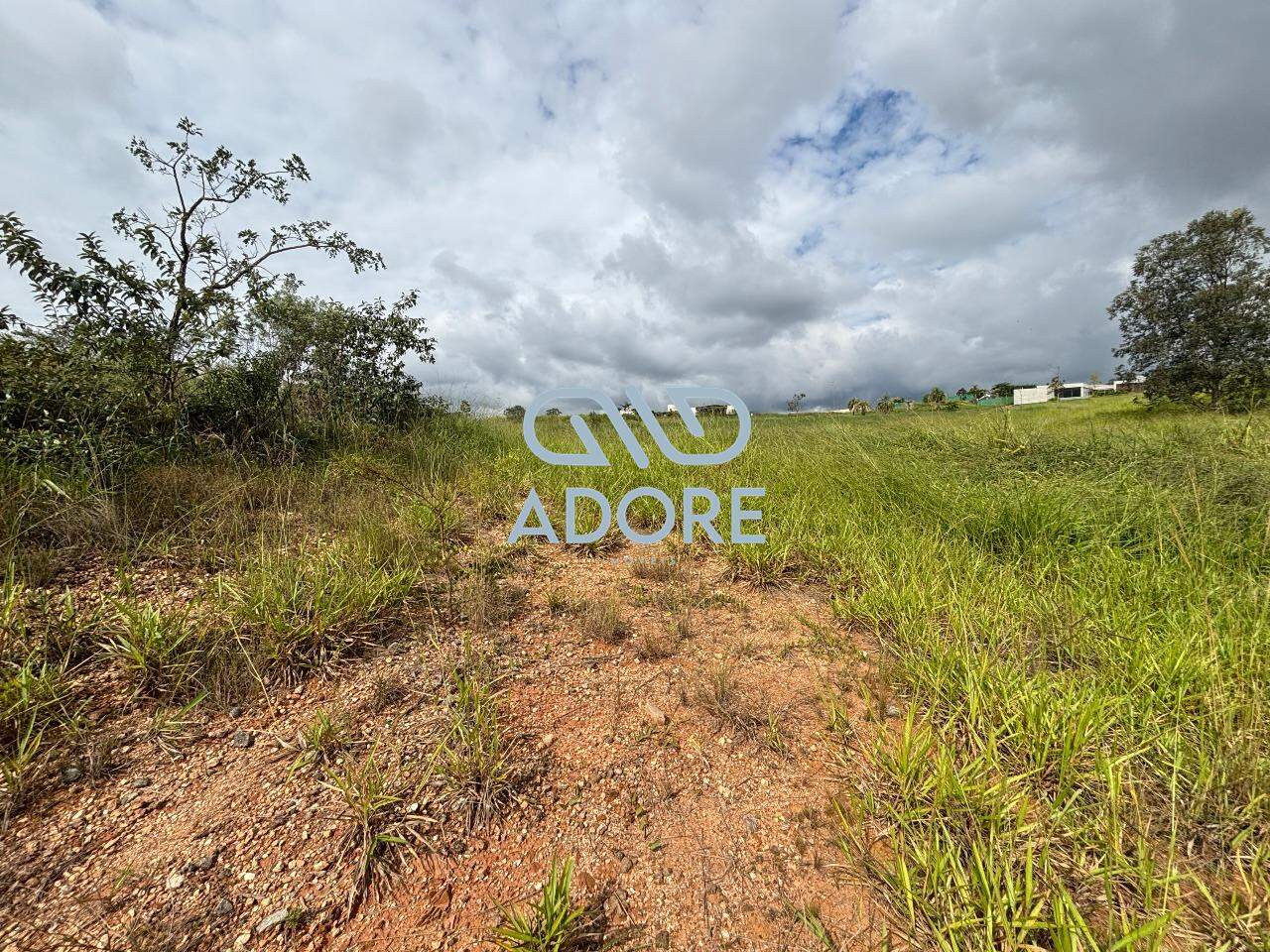 Terreno à venda no Condomínio Terras de São José II : 