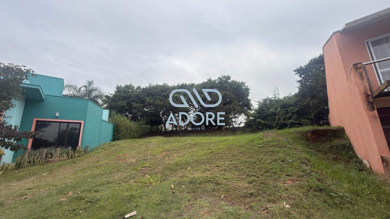 Terreno à venda no Village Moutonnée: 