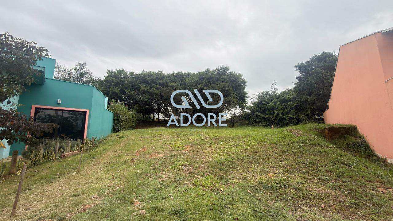 Terreno à venda no Village Moutonnée: 
