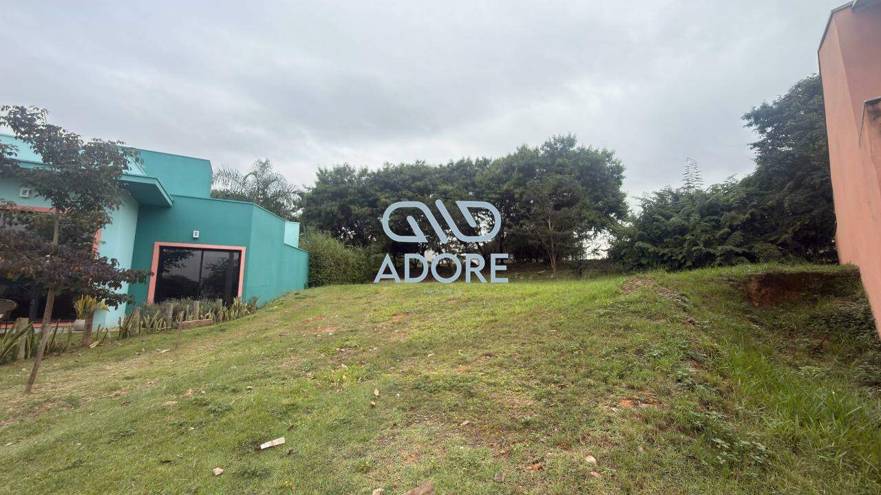 Terreno à venda no Village Moutonnée: 