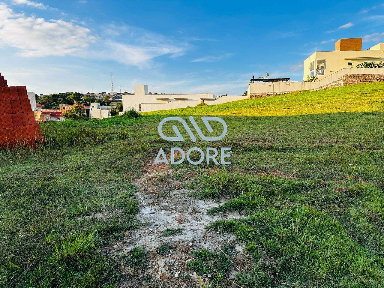 Terreno à venda no Condomínio Mirante dos Ipês: 