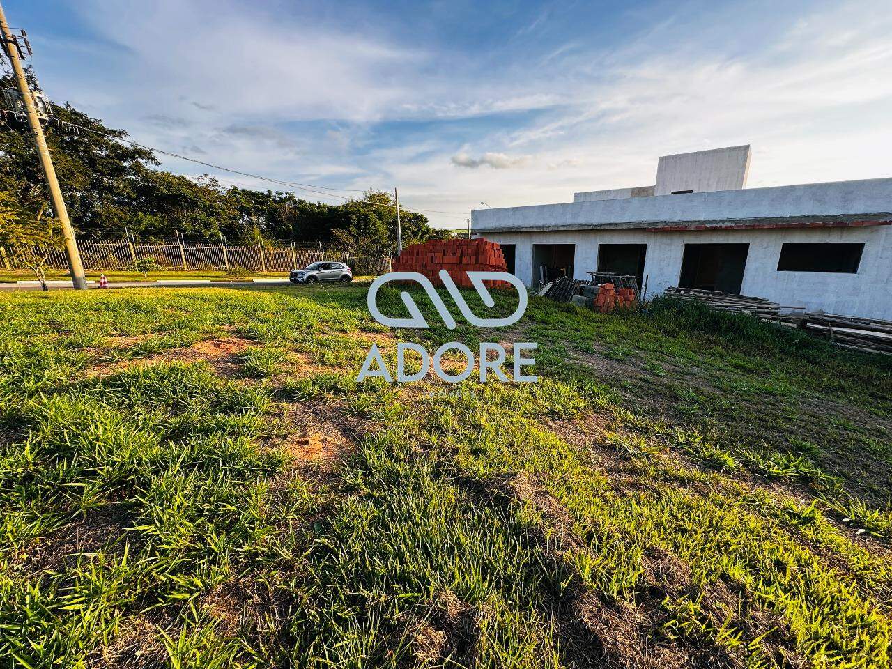 Terreno à venda no Condomínio Mirante dos Ipês: 