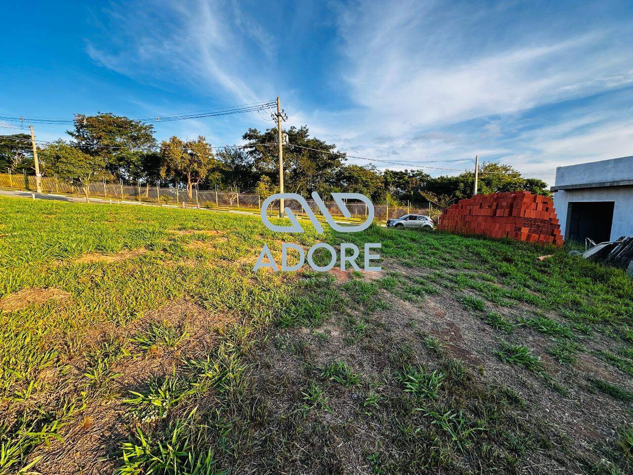 Terreno à venda no Condomínio Mirante dos Ipês: 