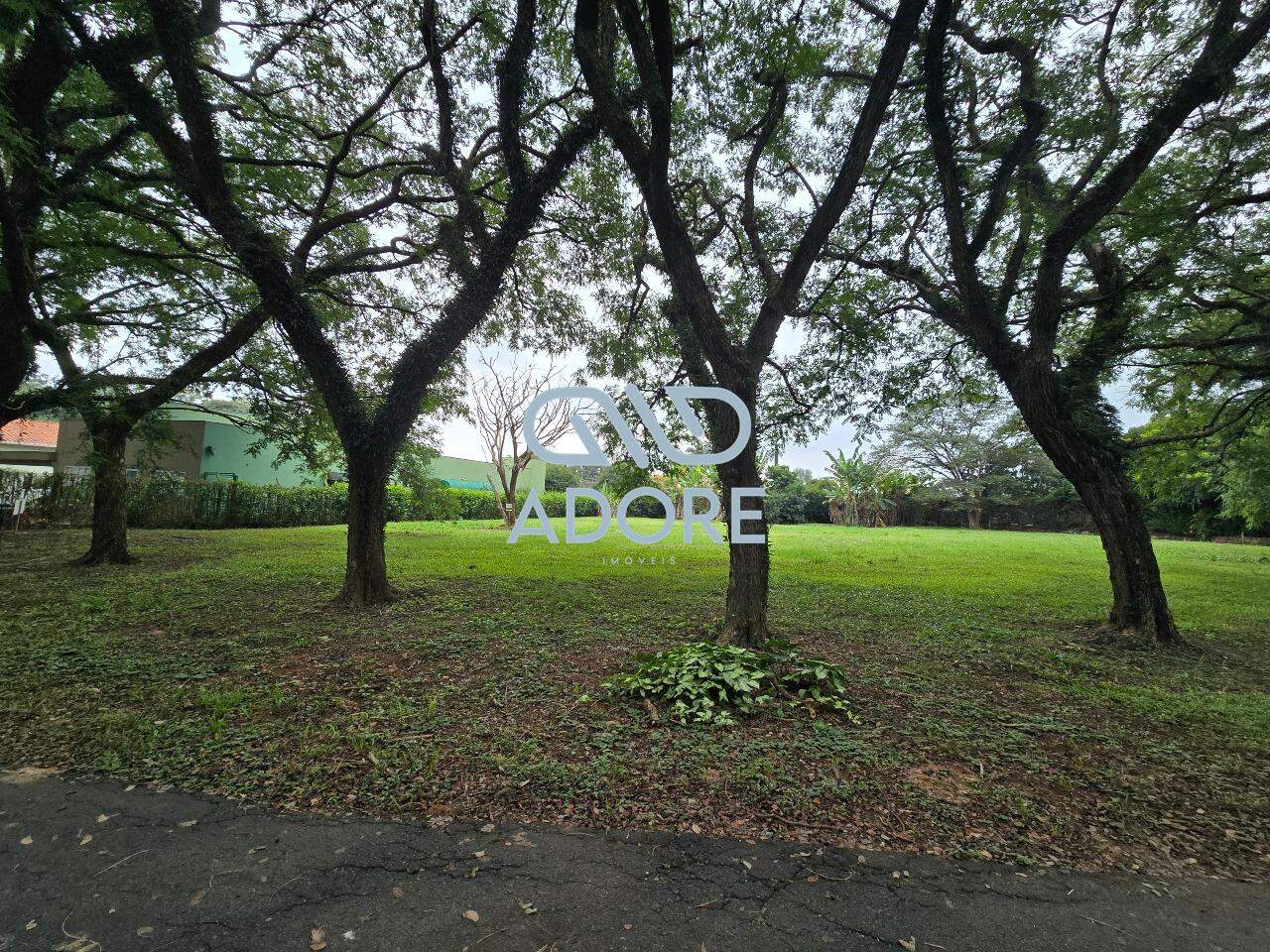 Terreno à venda no Condomínio Primavera :