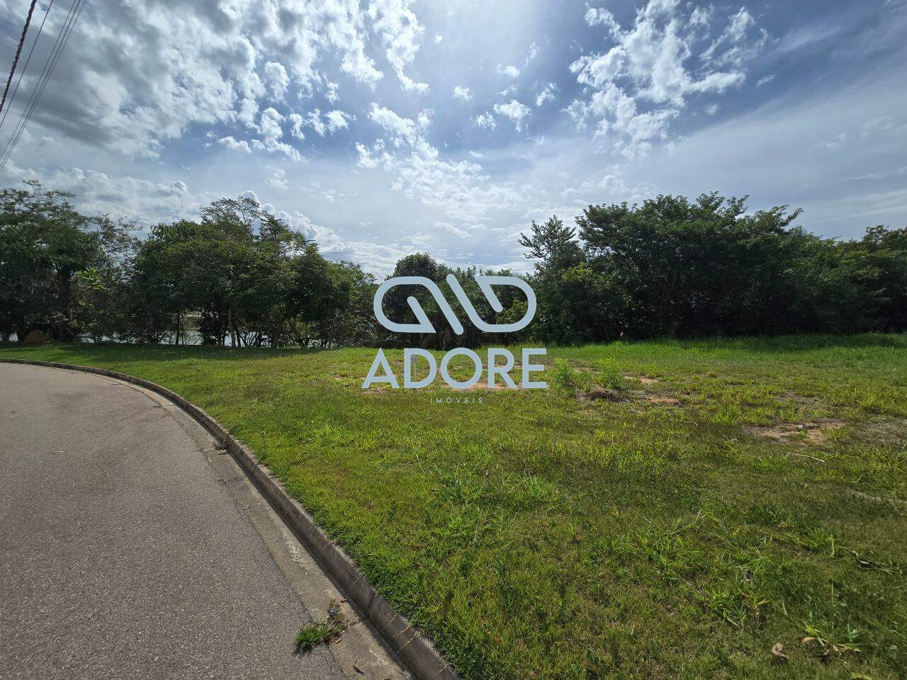 Terreno à venda no Condomínio Portal dos Bandeirantes: 