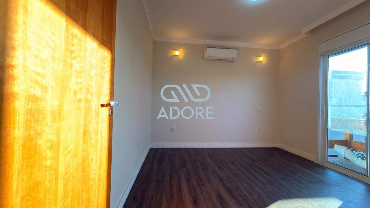 Casa de Condomínio à venda no Village Moutonnée: 