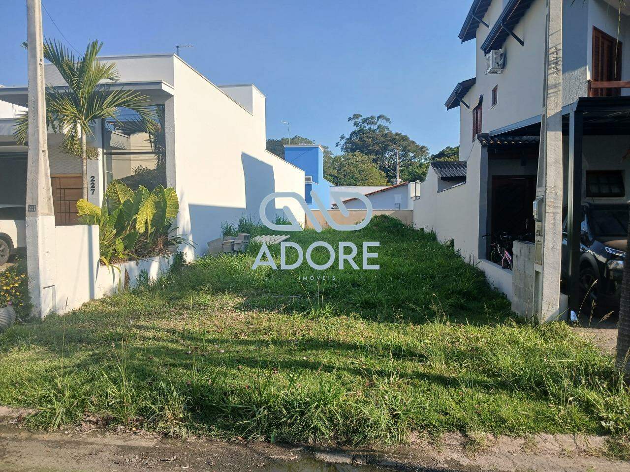 Terreno à venda no Condomínio Ilha das Aguas: 