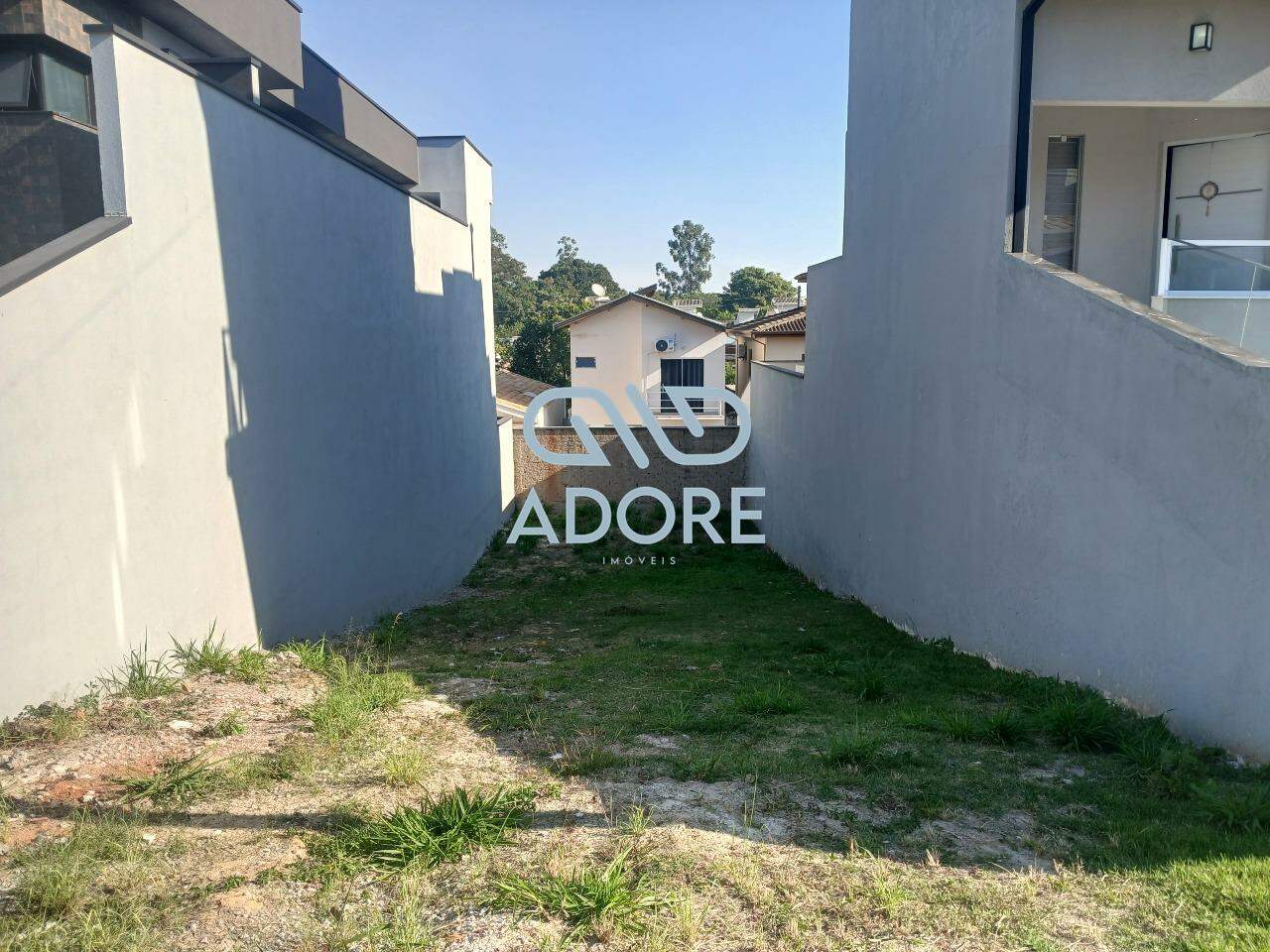Terreno à venda no Condomínio Ilha das Aguas: 