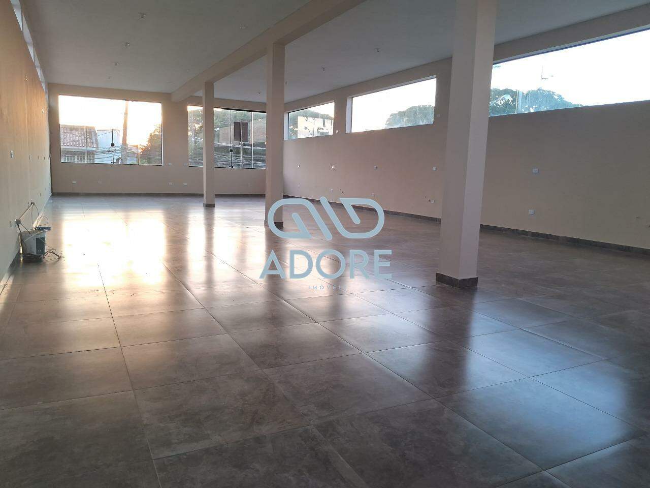 Salão comercial para aluguel no Jardim Celani: 