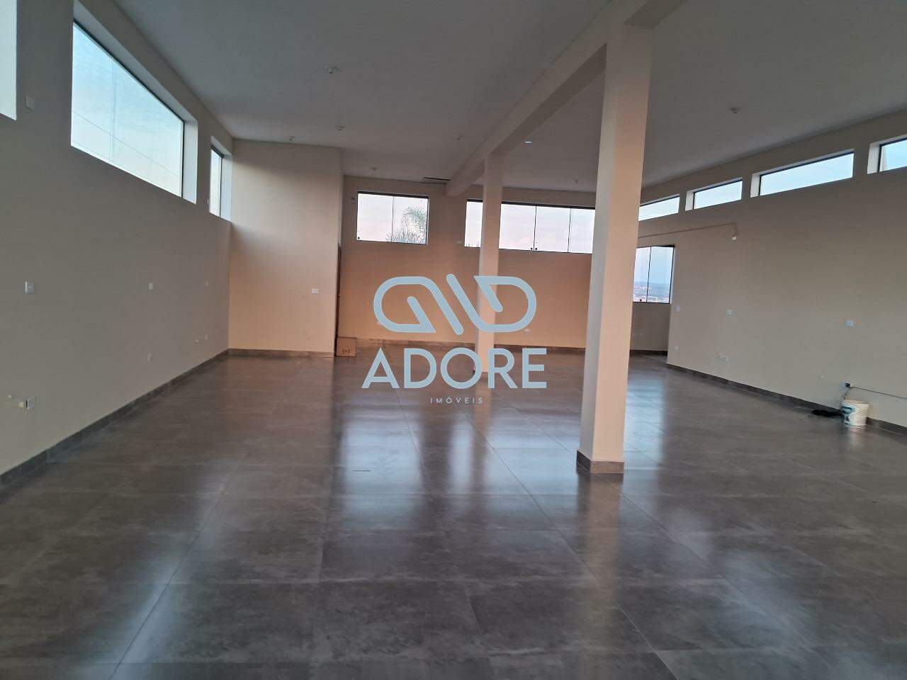 Salão comercial para aluguel no Jardim Celani: 