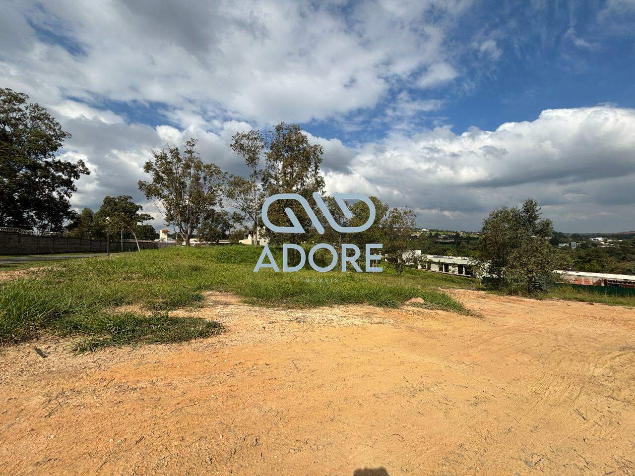 Terreno à venda no Condomínio Terras de São José II : 