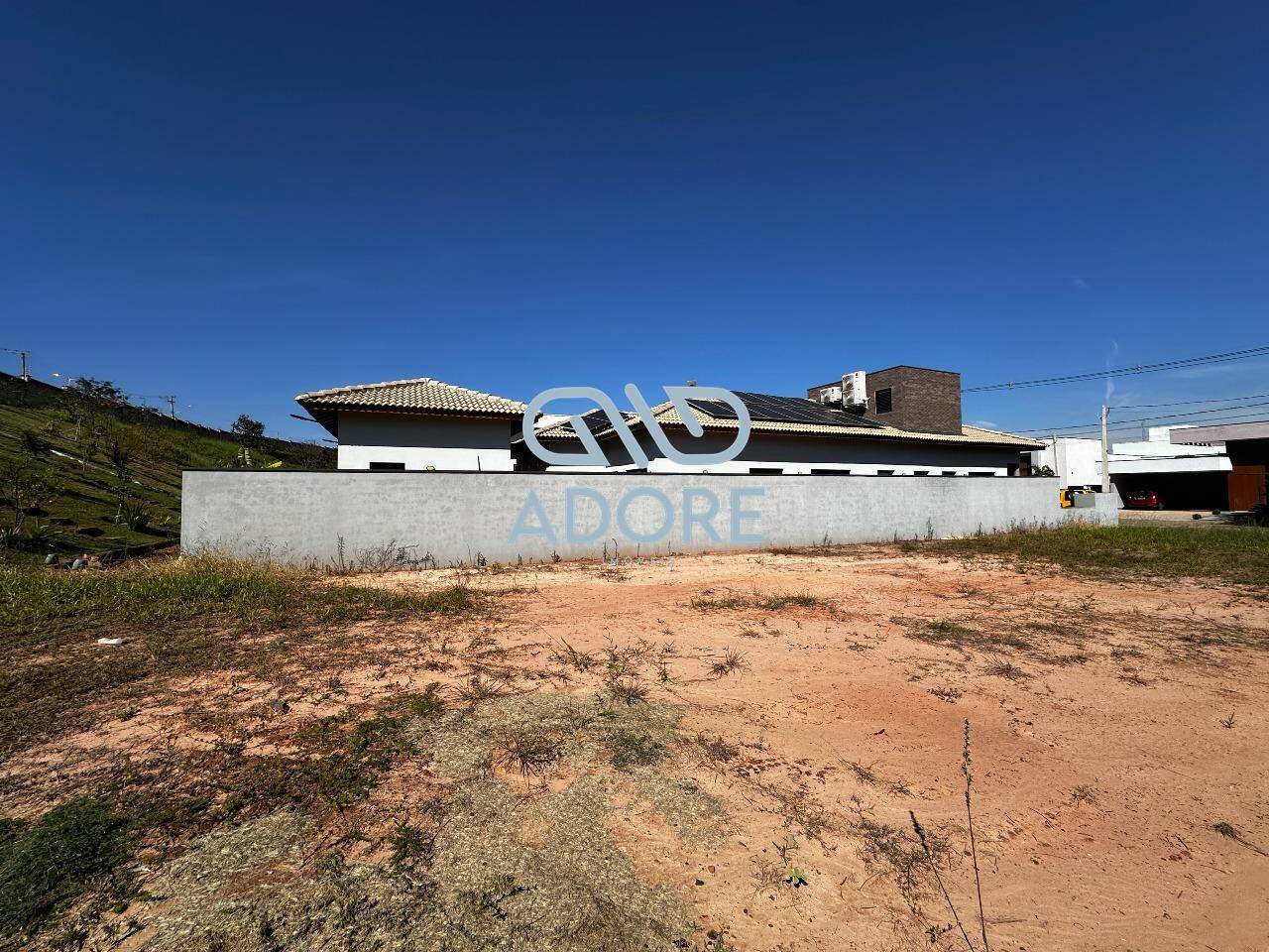 Terreno à venda no Condomínio Portal dos Bandeirantes: 