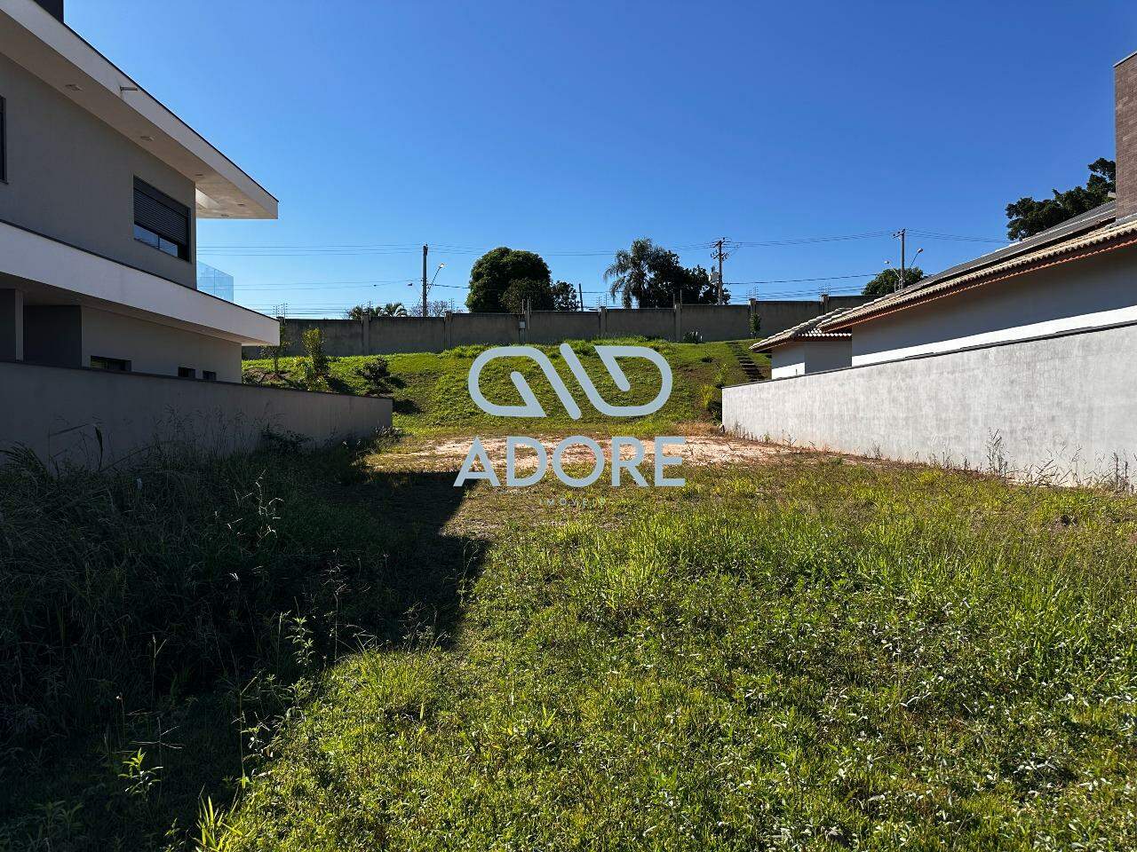 Terreno à venda no Condomínio Portal dos Bandeirantes: 