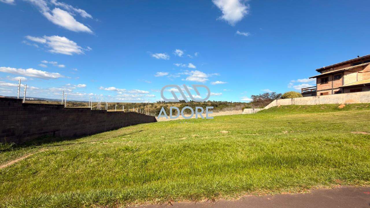 Terreno à venda no Condomínio Xapada Parque Ytu: 