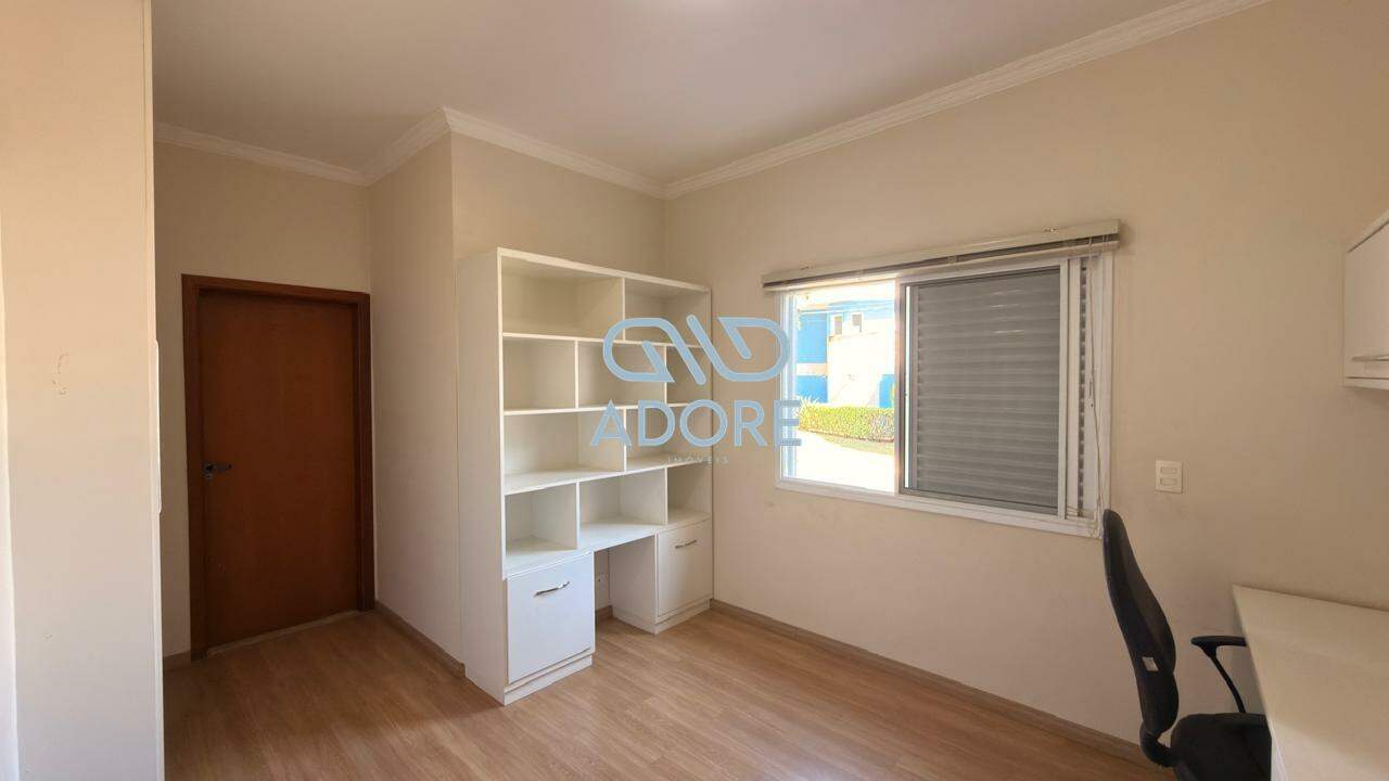 Casa de Condomínio à venda no Condomínio Parque do Varvito : 