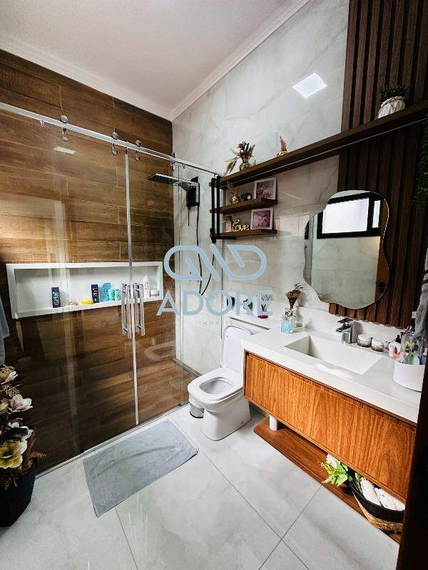 Casa de Condomínio à venda no Condomínio Village Moutonnée: 