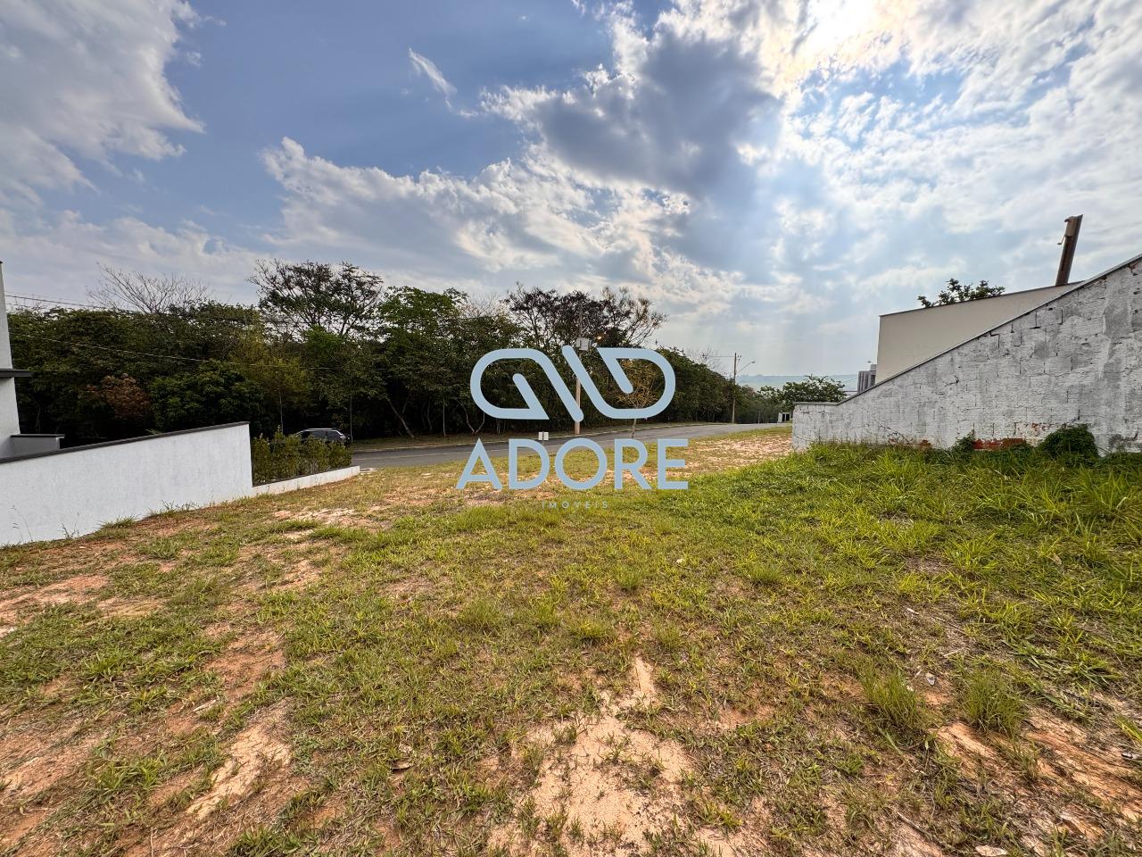 Terreno à venda no Condomínio Portal dos Bandeirantes: 