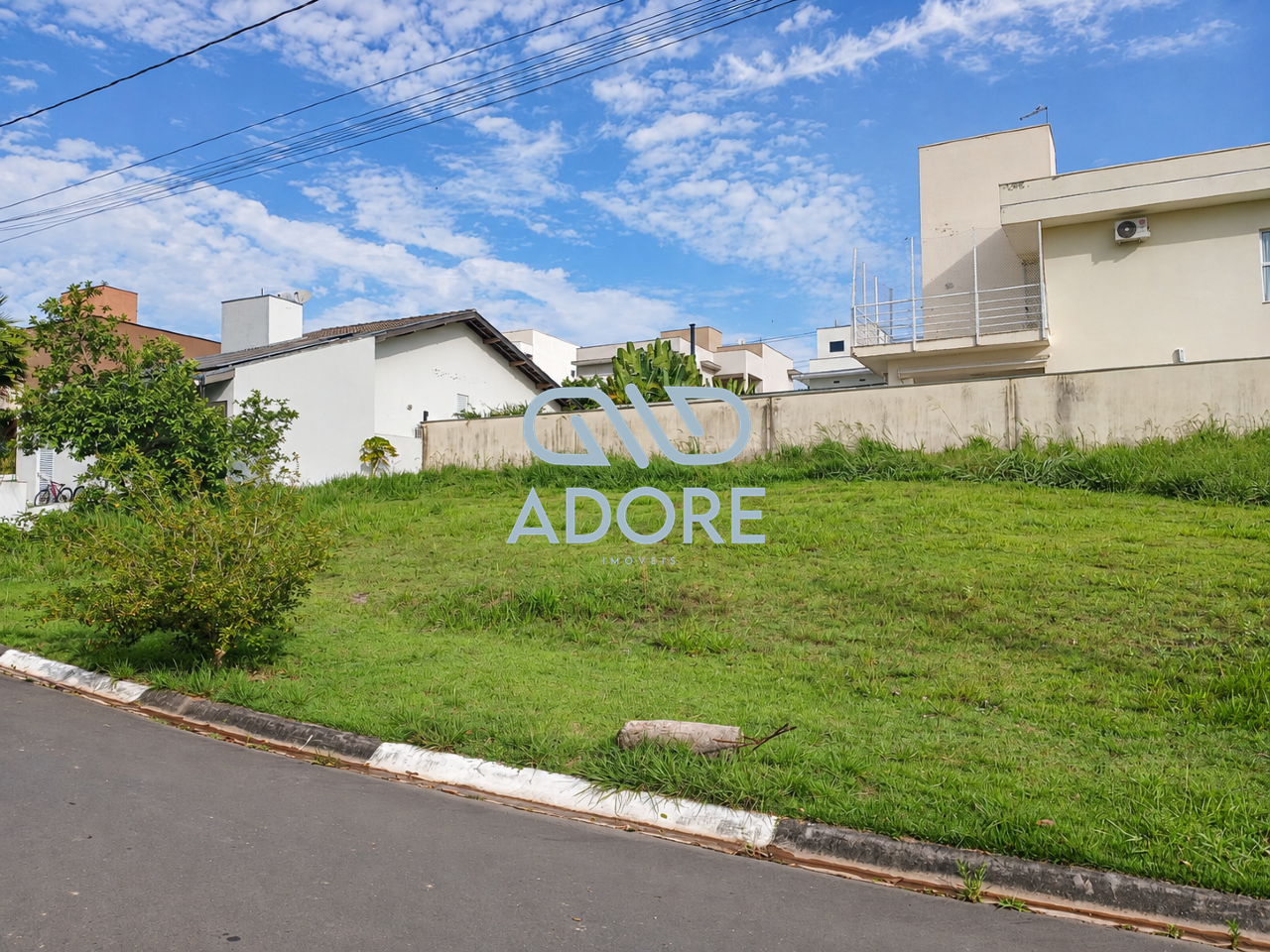 Terreno à venda no Condomínio Mirante dos Ipês: 