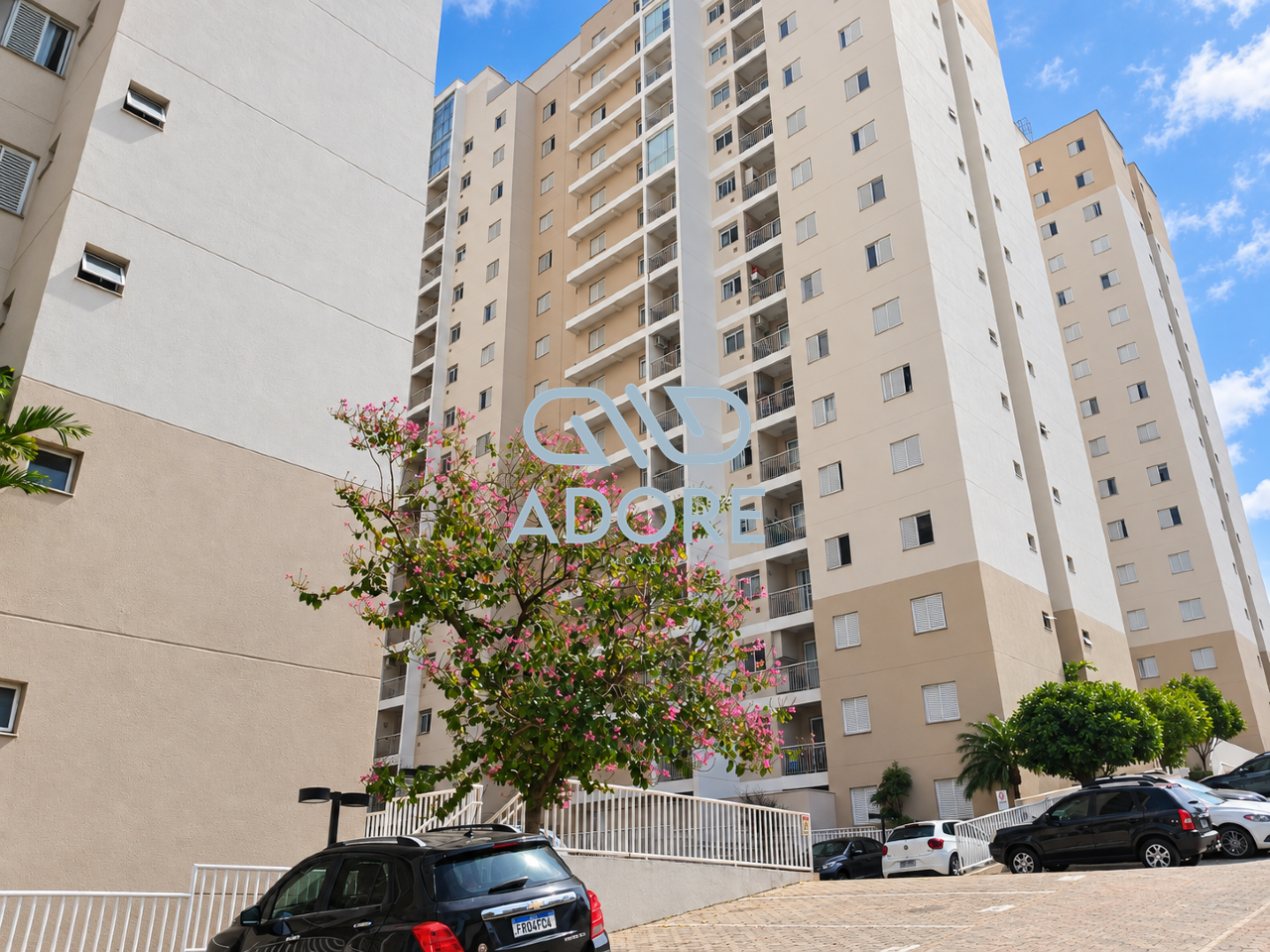 Apartamento à venda no Edifício Jardim dos Taperás: 