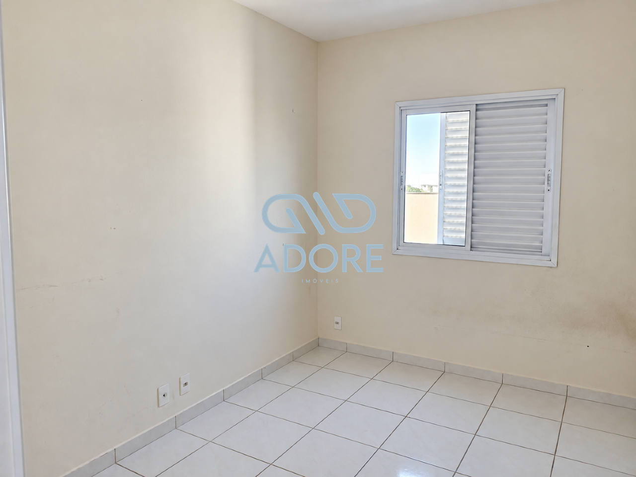 Apartamento à venda no Edifício Jardim dos Taperás: 