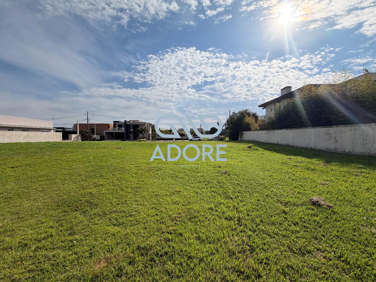 Terreno à venda no Condomínio Xapada Parque Ytu: 