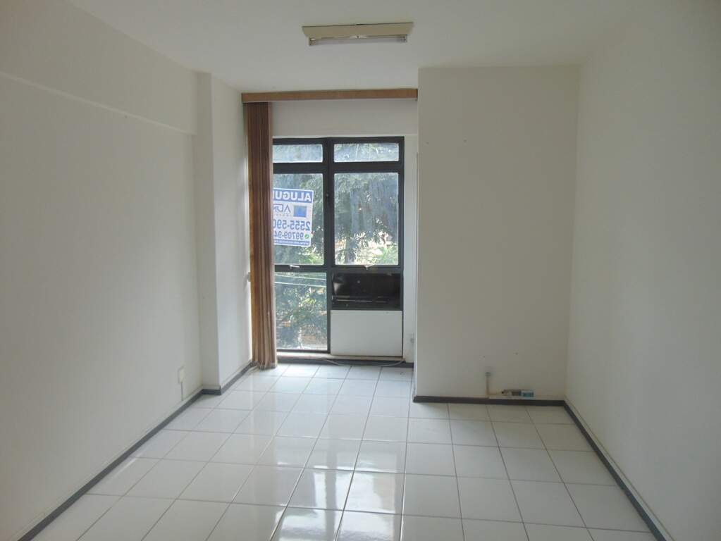 Sala à venda no Barro Preto: 