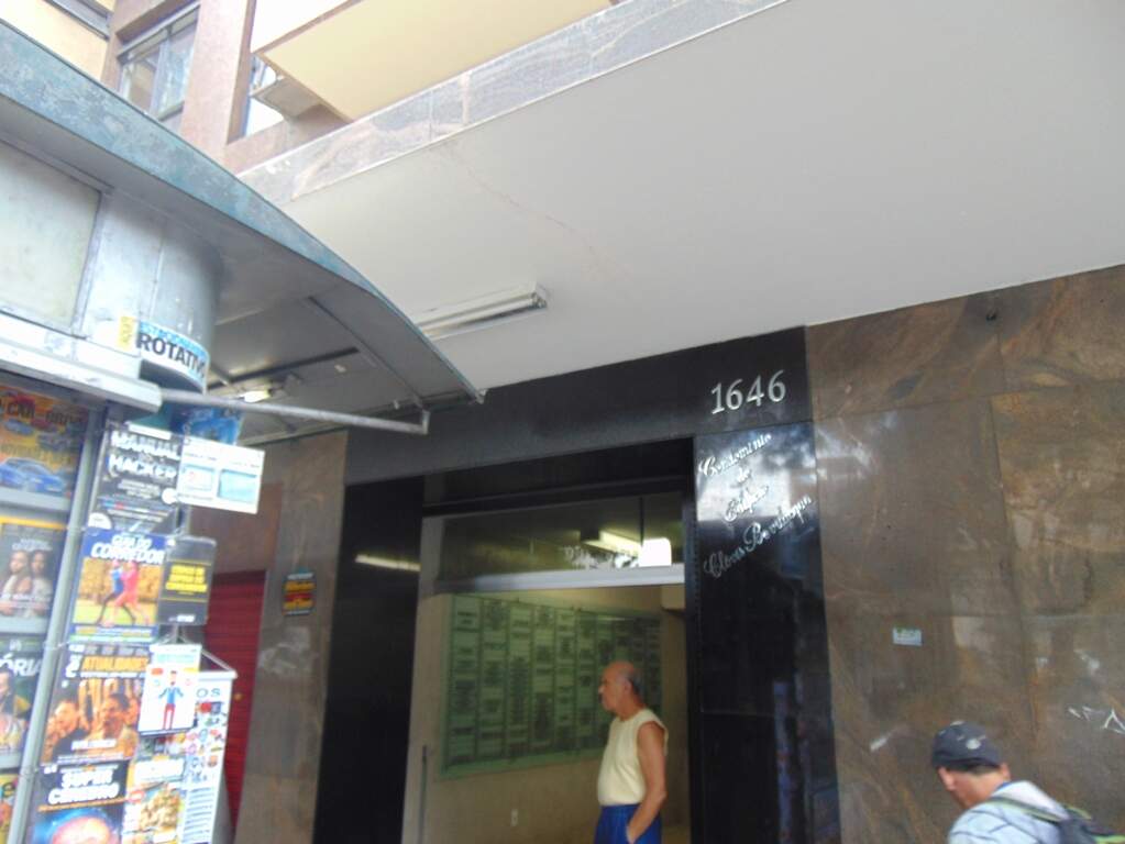 Sala à venda no Barro Preto: 