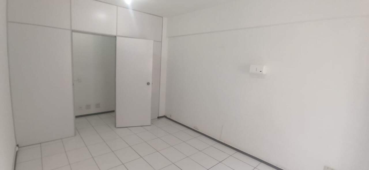 Sala à venda no Centro: 