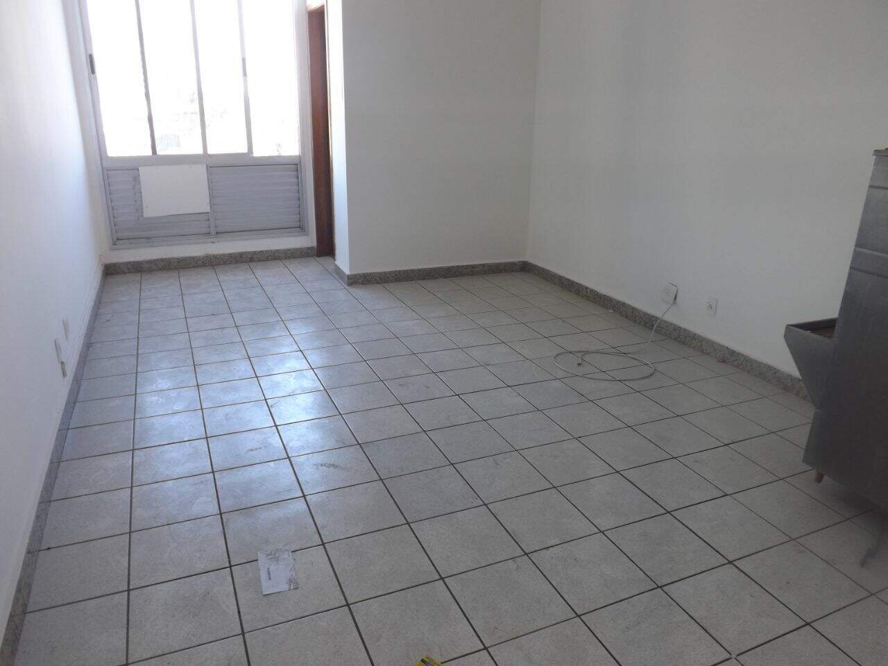 Sala para aluguel no Santa Terezinha: 