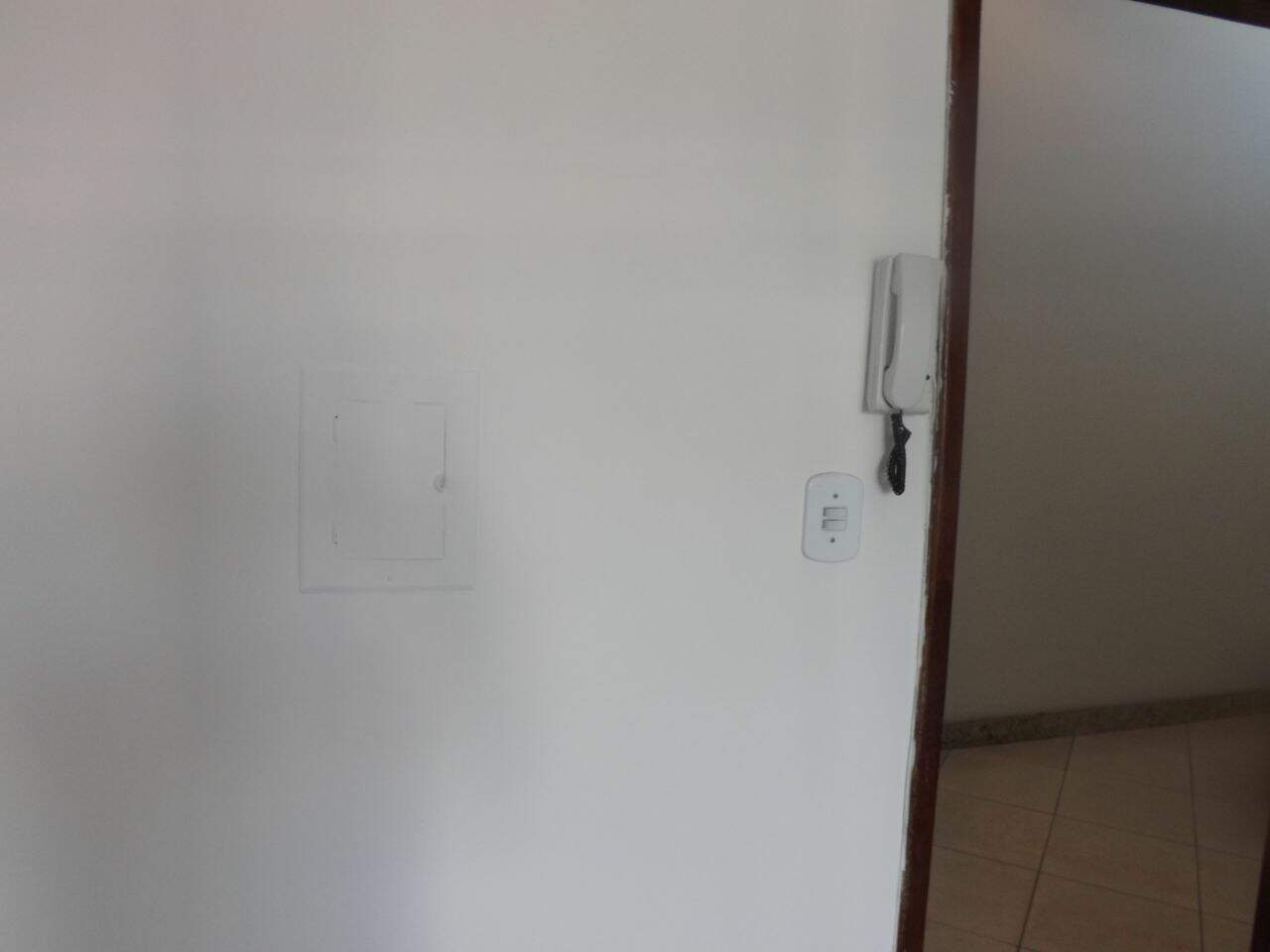 Sala para aluguel no Santa Terezinha: 