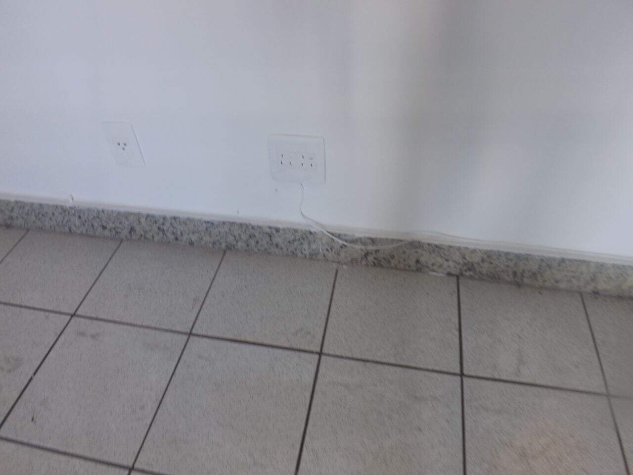 Sala para aluguel no Santa Terezinha: 