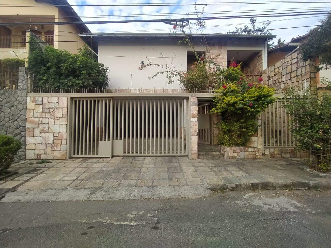 Casa à venda no Caiçara: 