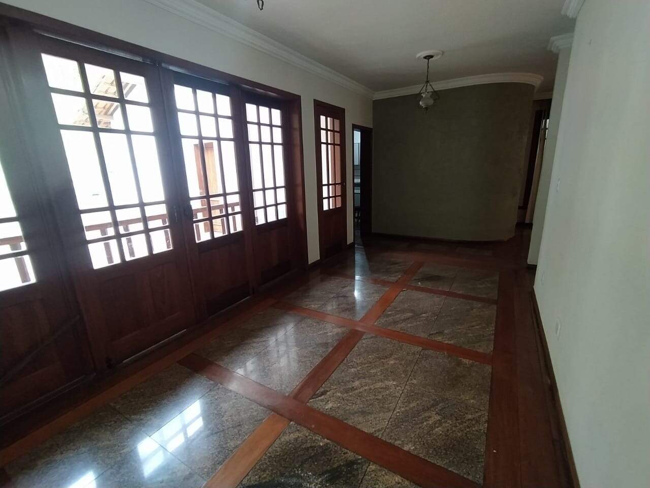 Casa à venda no Caiçara: 