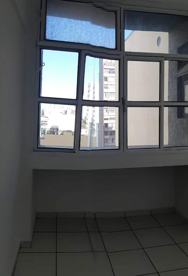 Sala à venda no Barro Preto: 