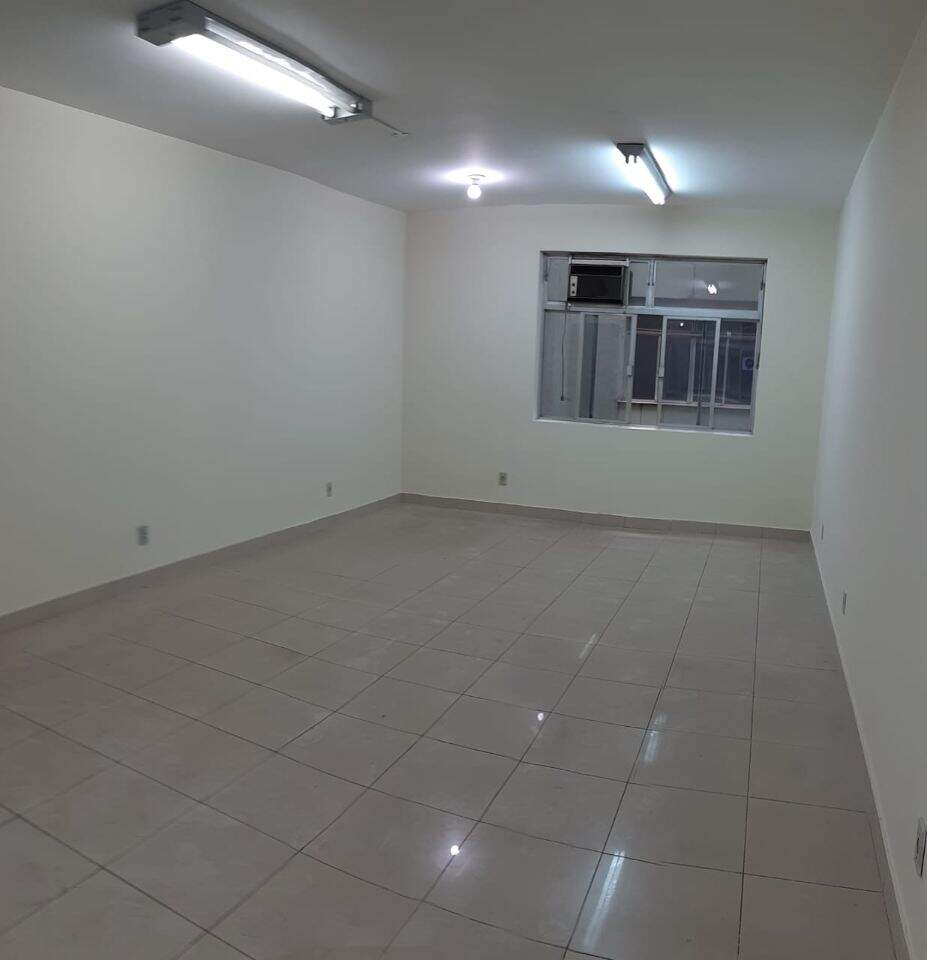 Sala à venda no Centro: 