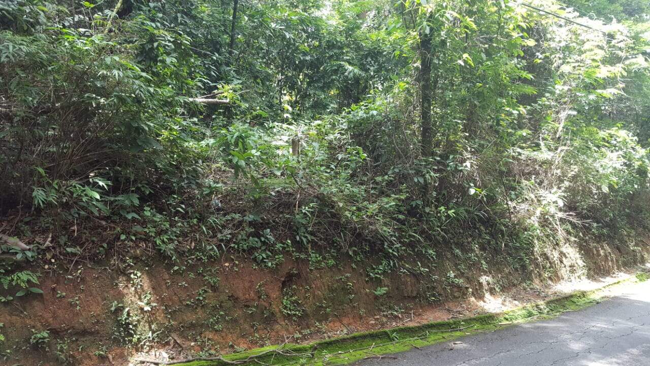 Lote à venda no Retiro do Chalé: 