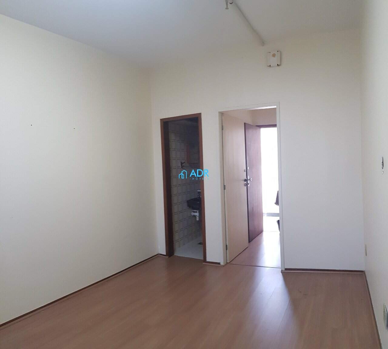 Sala à venda no Funcionários: 