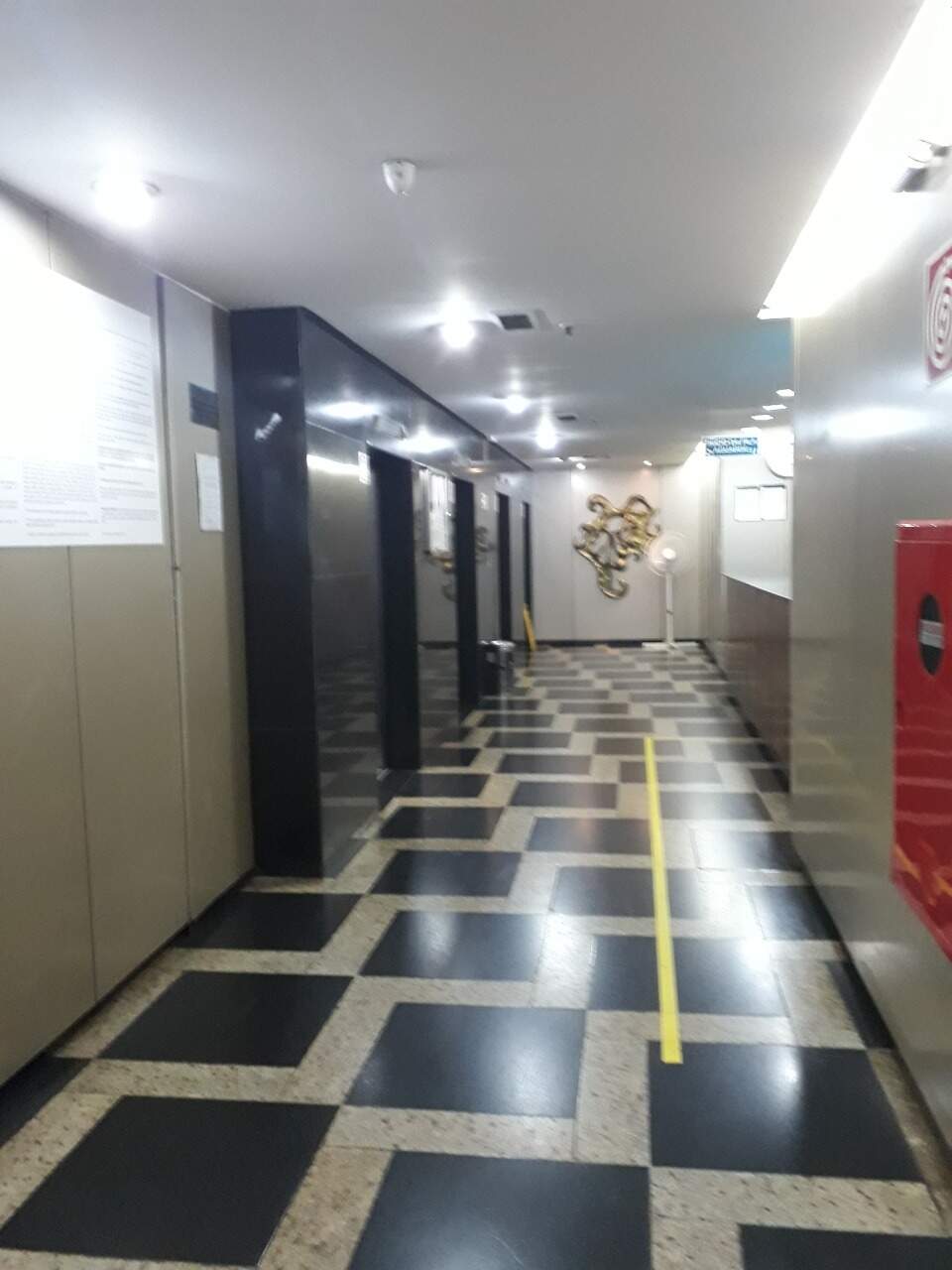 Sala à venda no Centro: 