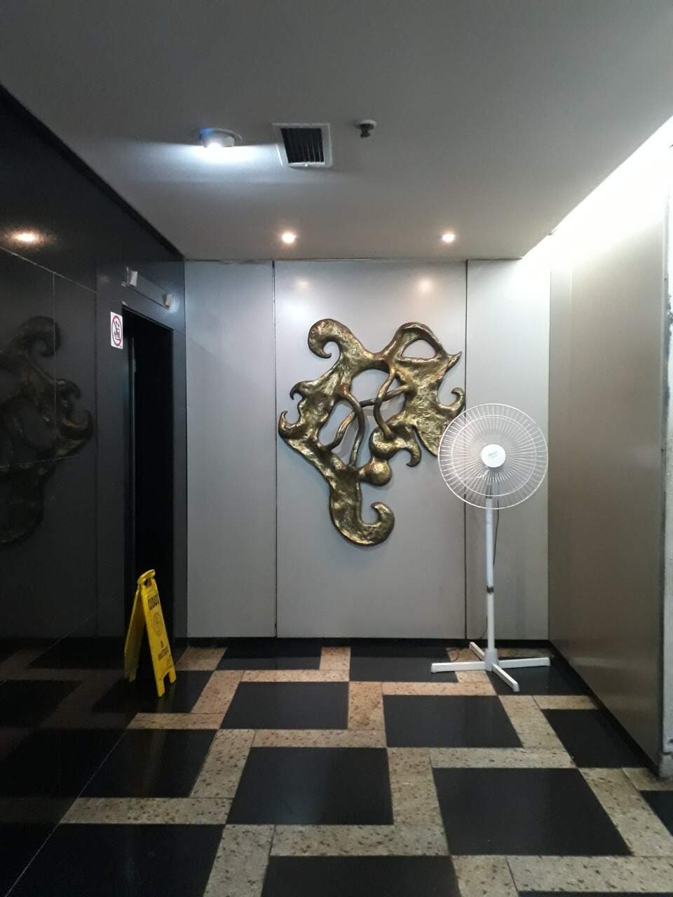 Sala à venda no Centro: 