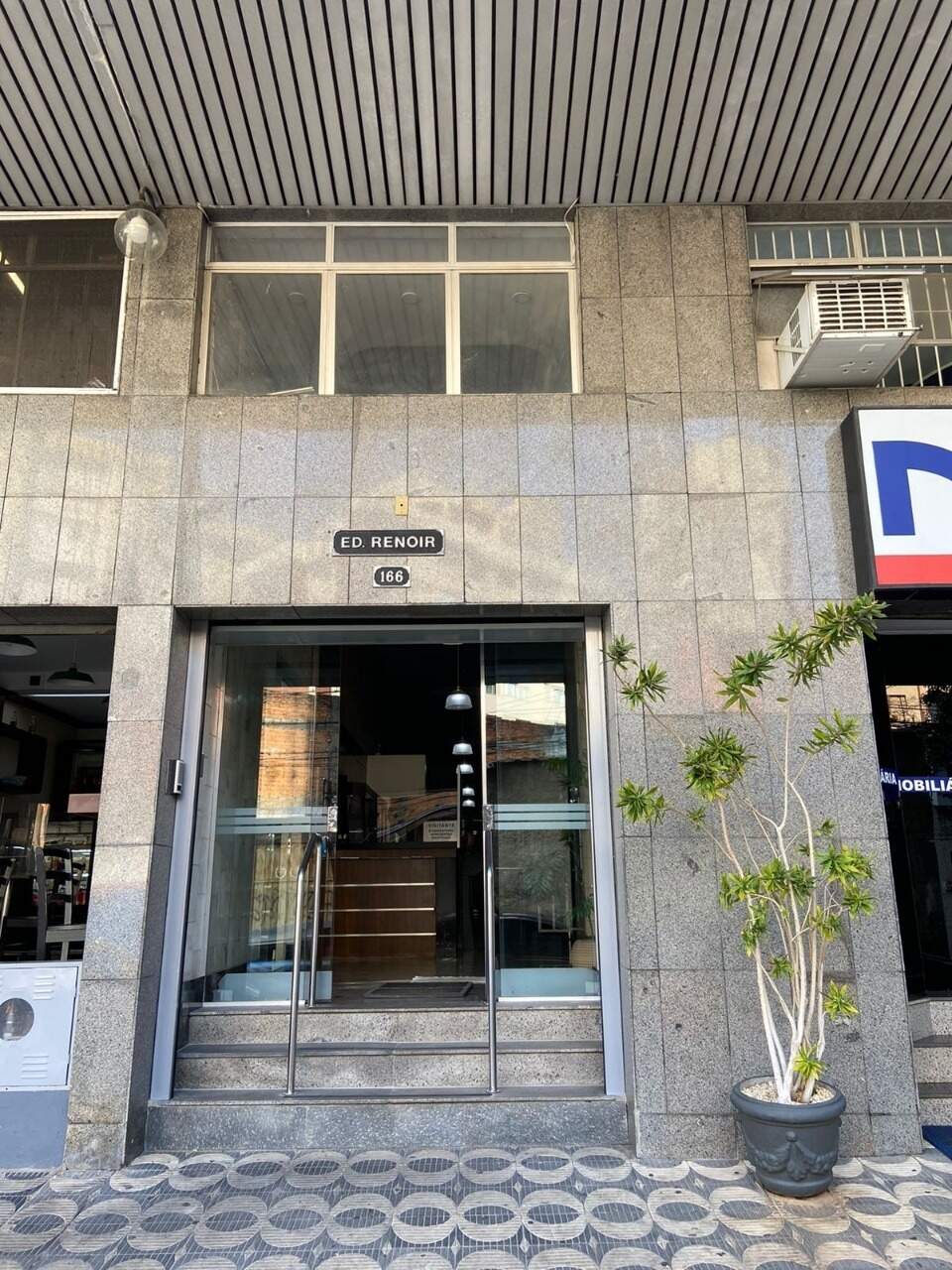 Sala à venda no Carmo: 