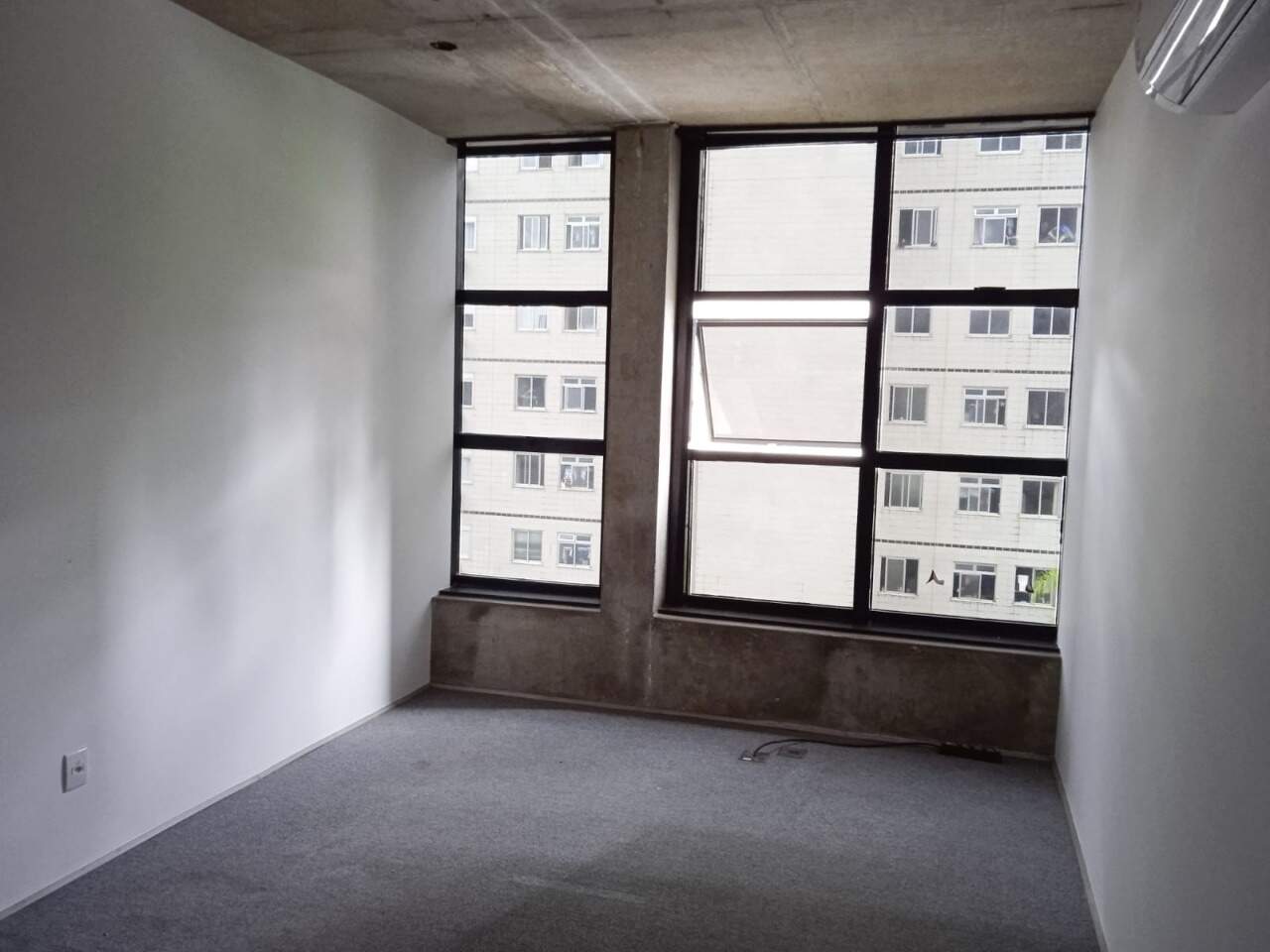 Sala à venda no Santa Efigênia: 