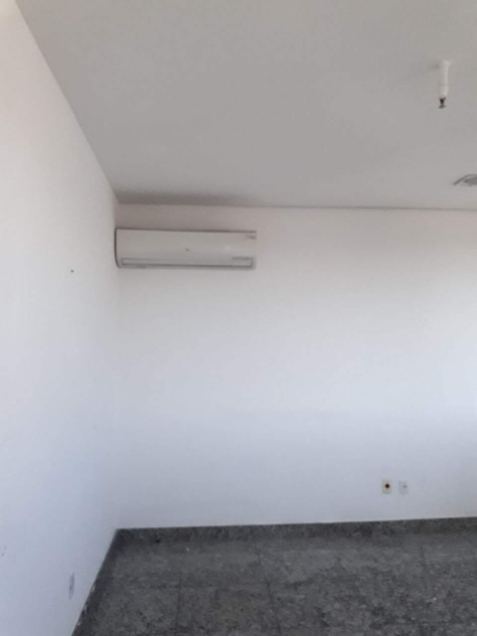 Sala à venda no Santa Tereza: 